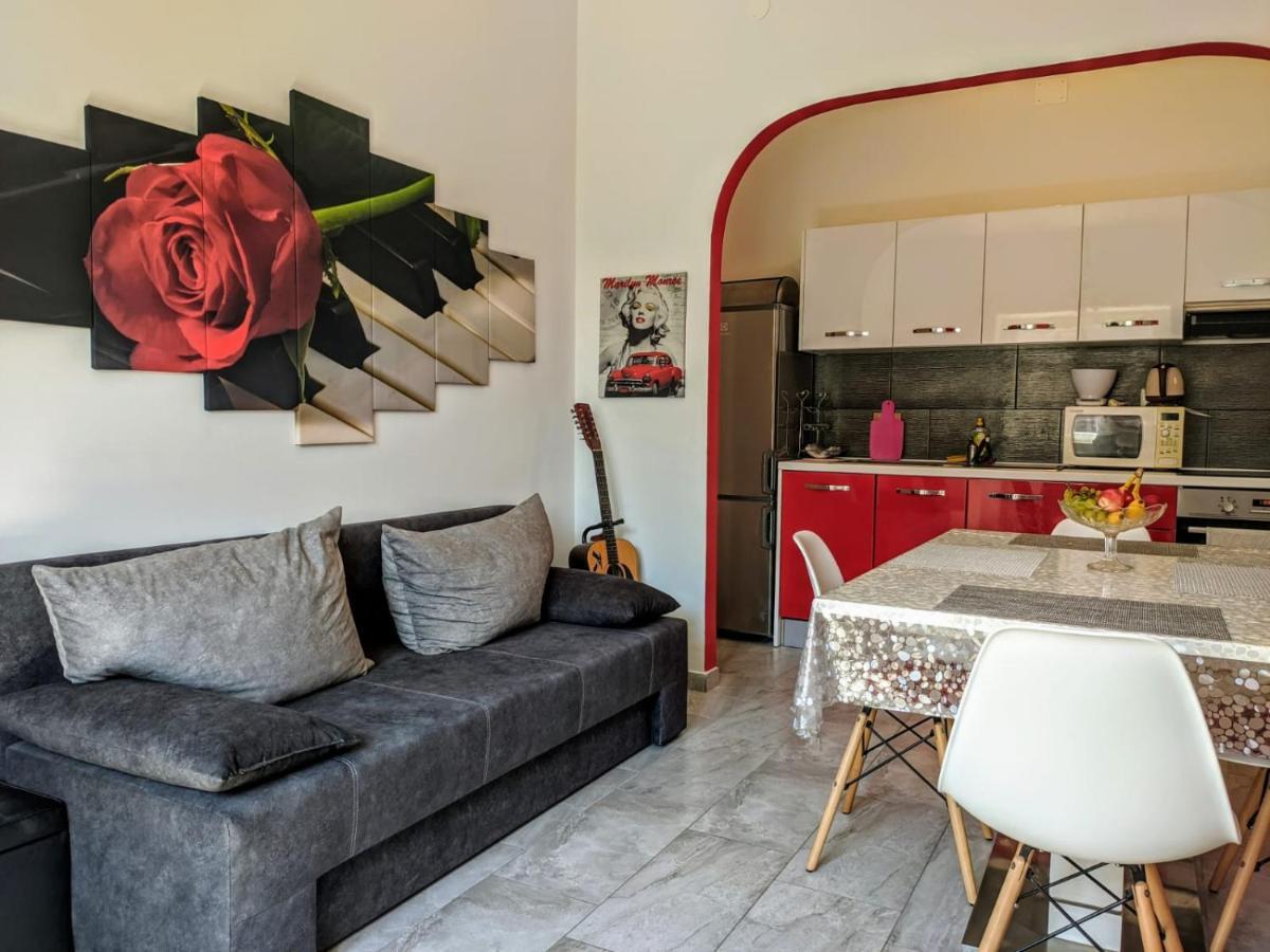 Glorianita Sweethome,Centro, Free Parking,Self Check- In شيبينيك المظهر الخارجي الصورة